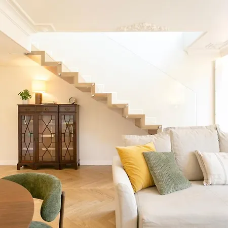 شقة Duplex 2 Bdr, Parking And Balcony! Lisboa