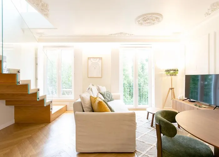 شقة Duplex 2 Bdr, Parking And Balcony! Lisboa