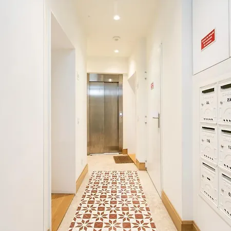 Appartement Duplex 2 Bdr, Parking And Balcony! *