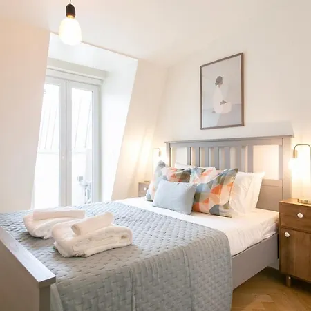 Duplex 2 Bdr, Parking And Balcony! 公寓 *