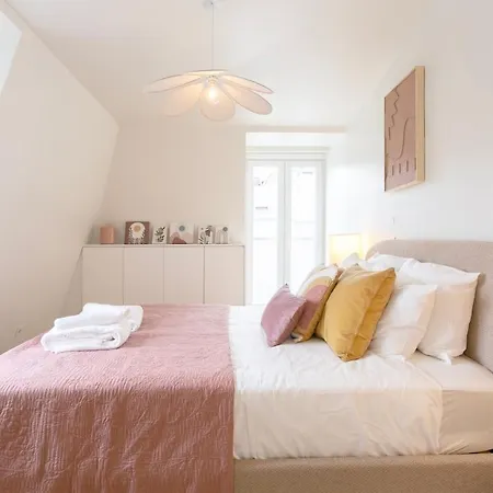 Duplex 2 Bdr, Parking And Balcony! Appartement *