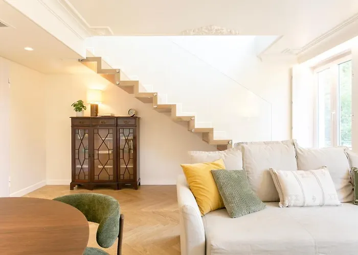 Appartement Duplex 2 Bdr, Parking And Balcony! Lissabon