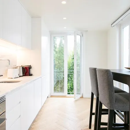 Duplex 2 Bdr, Parking And Balcony! * Lisbona