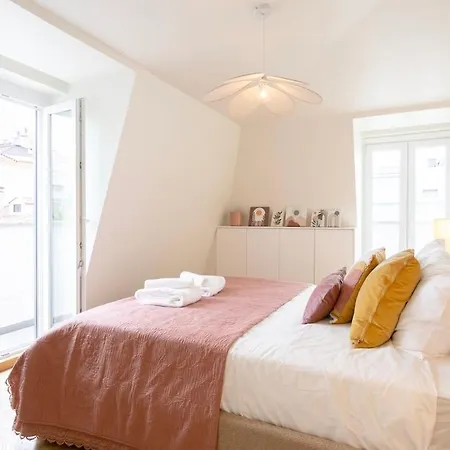 Duplex 2 Bdr, Parking And Balcony! Lägenhet